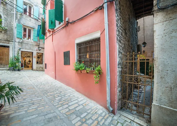 Segalla Πανσιόν 4*