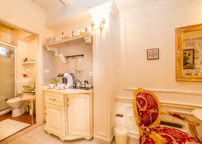 Segalla Πανσιόν 4*